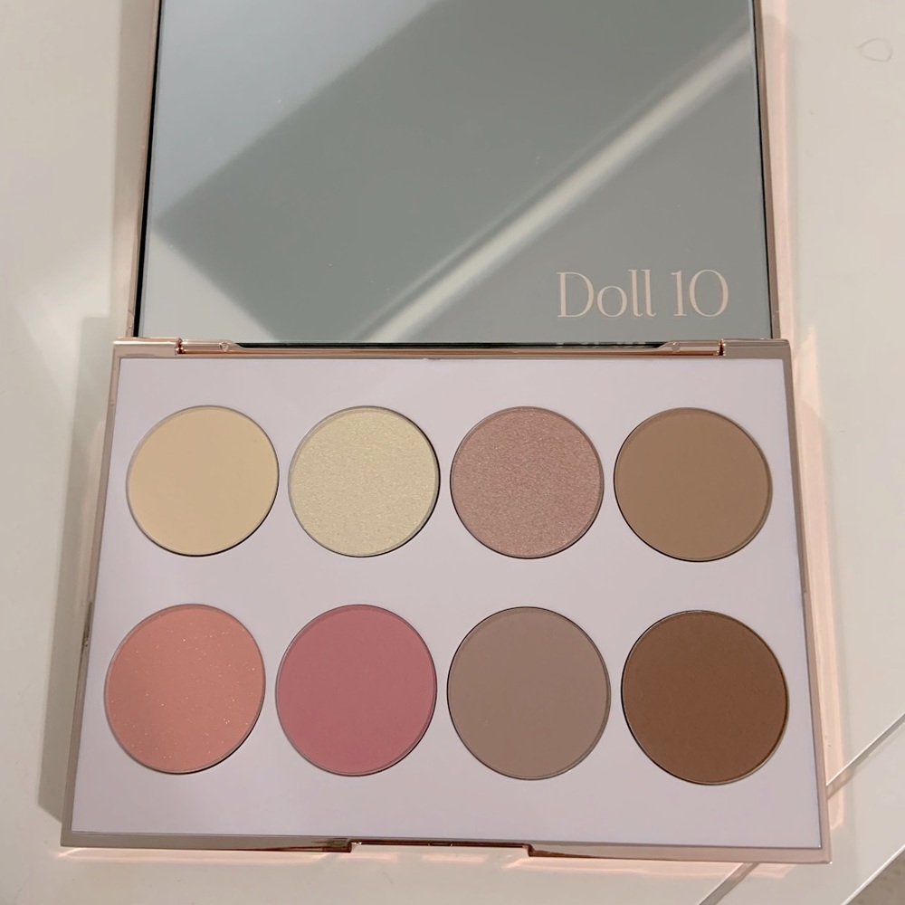 Doll 10 Complexion Enhancing Palette